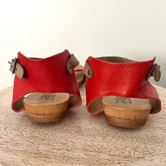 Miz Mooz Alanis Flat Leather Ankle Strap Sandal in Scarlet Red, Size 8 NWOB