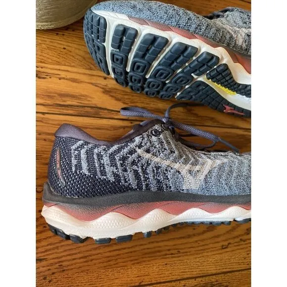 𝅺mizuno Men's Wave Sky Waveknit 3 Running Shoe Grey Shoes Sneakers Size 7