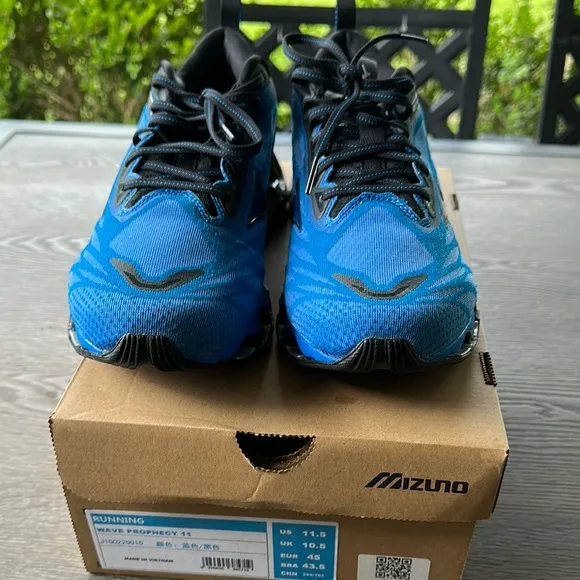 Mizuno Wave Prophecy 11 Blue and Black Sneakers