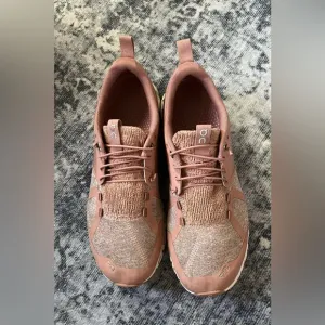 MOn Running Cloud 5 Terry Women Sneakers