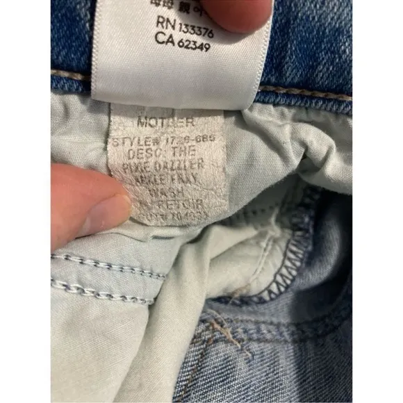 mother jeans the pixie dazzler ankle fray in au revoir wash (light blue)