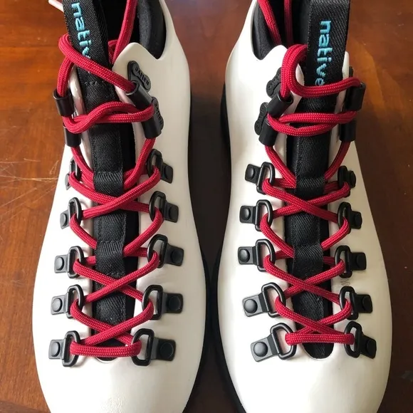 Native vegan Fitzsimmon citylite Unisex white hiking boots/shoes size 5Men7women