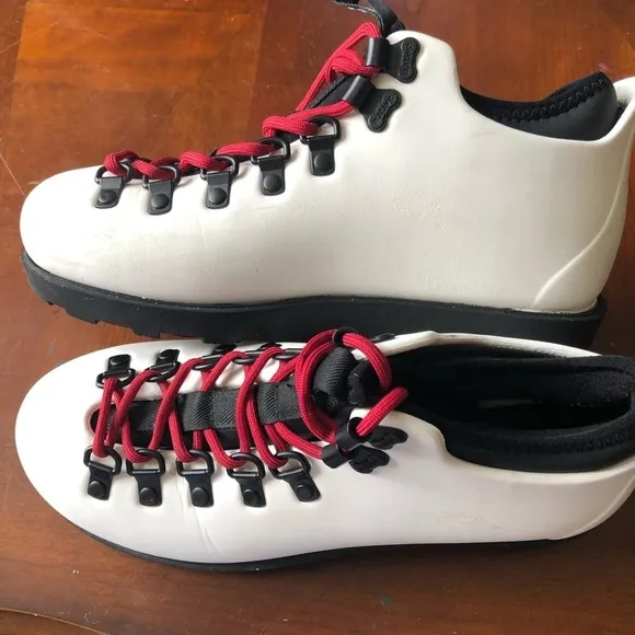 Native vegan Fitzsimmon citylite Unisex white hiking boots/shoes size 5Men7women