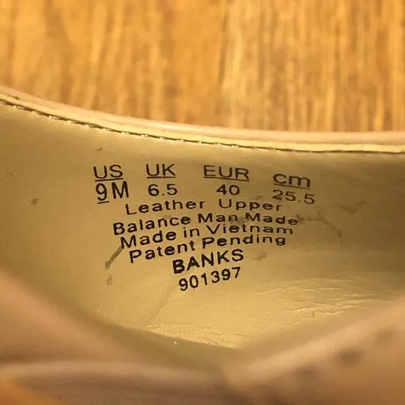 Naturalizer Banks Pointed Toe Slingback Flat Pump in Tan Size 9