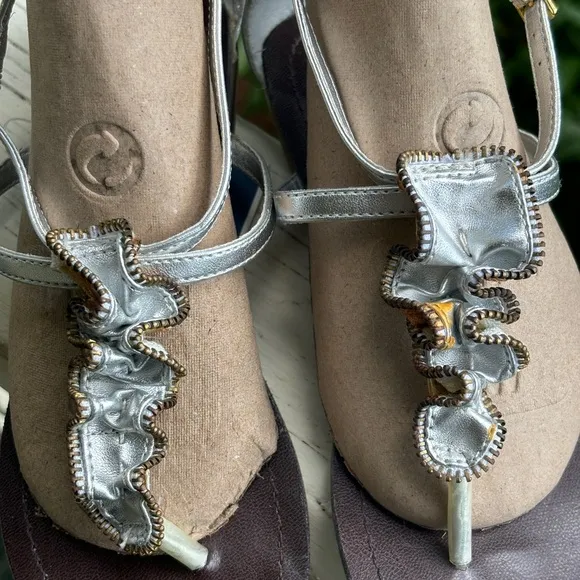 New 2 pair Girls Steve Madden Black Ruffle Sandal &amp; Silver Ruffle Sandal -Sz 1 M