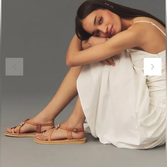 New 38 / 7 Anthropologie laidback London blyth flower embellished sandals tan