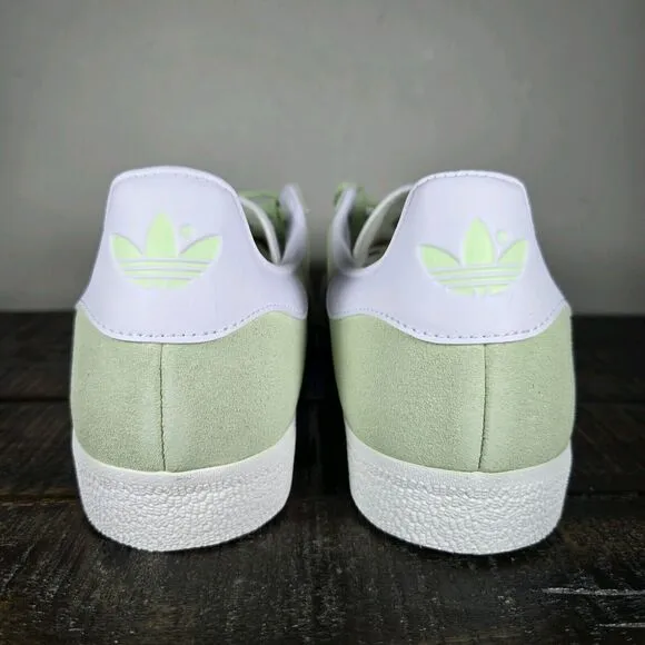 NEW Adidas Gazelle Womens Size 6 Casual Sneakers Shoes Matcha Green White IE0442