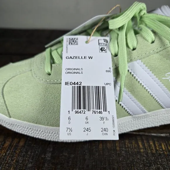 NEW Adidas Gazelle Womens Size 7.5 Casual Sneaker Shoe Matcha Green White IE0442