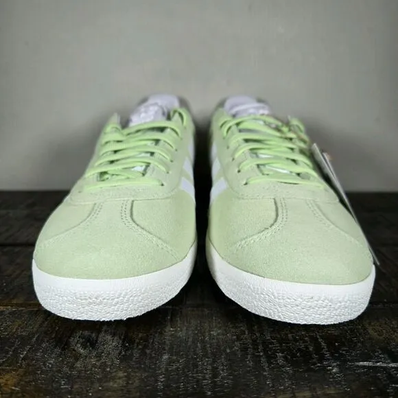 NEW Adidas Gazelle Womens Size 8.5 Casual Sneaker Shoe Matcha Green White IE0442