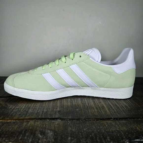 NEW Adidas Gazelle Womens Size 8.5 Casual Sneaker Shoe Matcha Green White IE0442