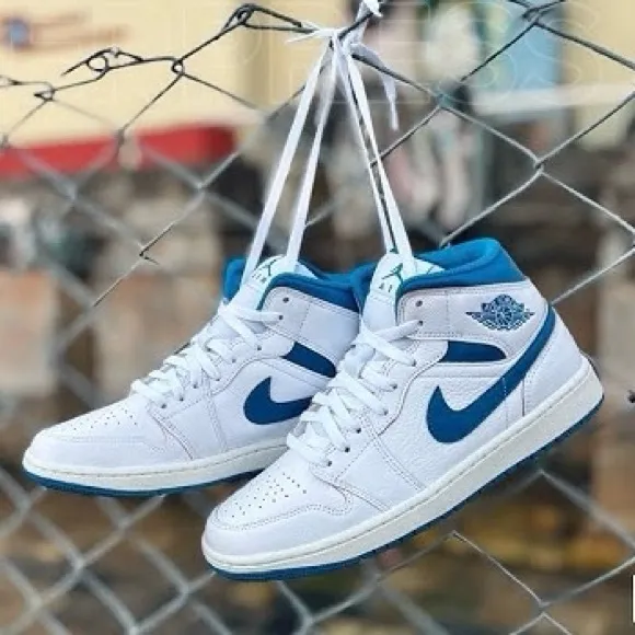 NEW Air Jordan AJ1 Mid SE Men’s Basketball Sneakers size 9 Blue