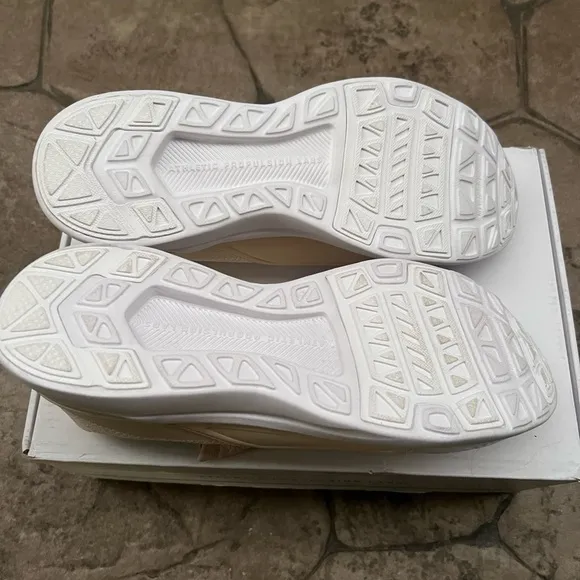 New APL Techloom Bliss Gold Beach White Slip On Running Sneakers 9.5 and 10