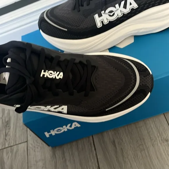 !!New Arrival!! Hoka men's skyflow sneakers