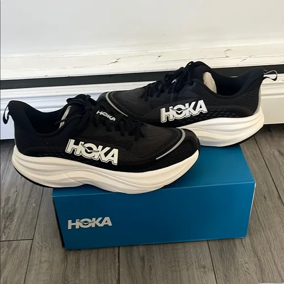 !!New Arrival!! Hoka men's skyflow sneakers