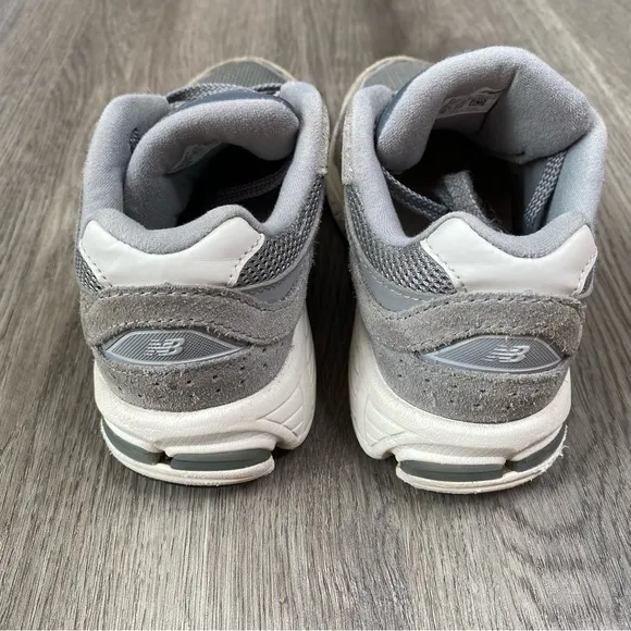 New Balance 2002R Gray Suede Shoes Size 2 Youth Sneakers Boys‎ PC2002ST Running