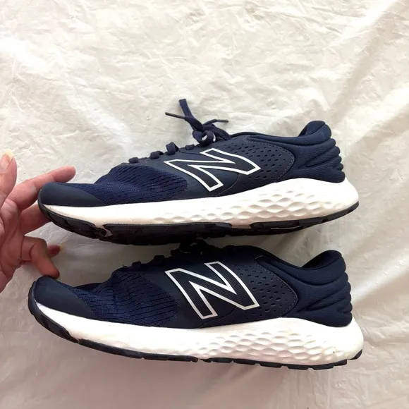New Balance 520 v7 road running sneakers navy blue white  SZ 8 NWOT