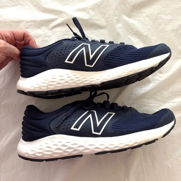 New Balance 520 v7 road running sneakers navy blue white  SZ 8 NWOT