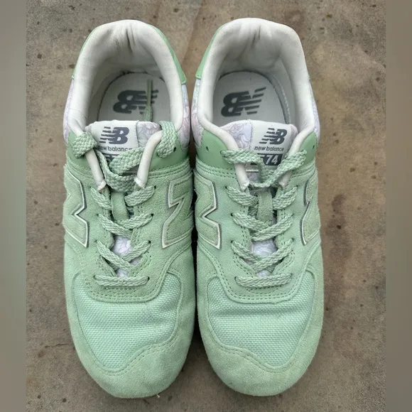New Balance 574 Women's Running Lace-up Sneakers Size 5 READ