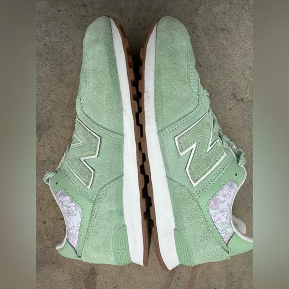New Balance 574 Women's Running Lace-up Sneakers Size 5 READ