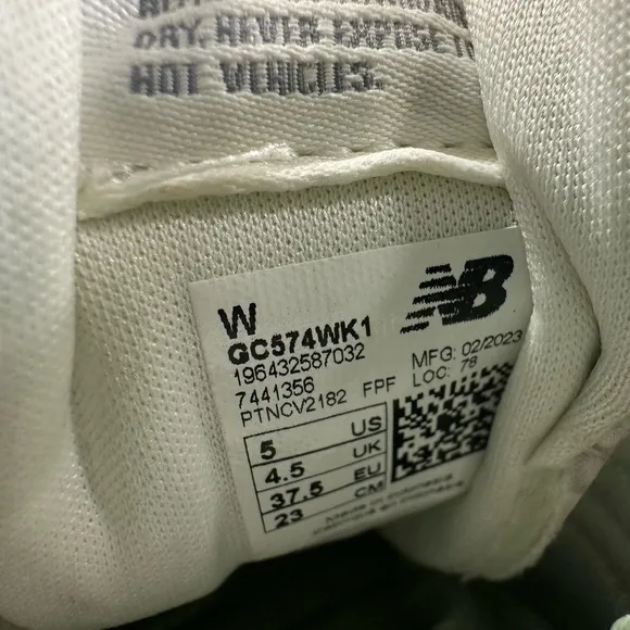 New Balance 574 Women's Running Lace-up Sneakers Size 5 READ