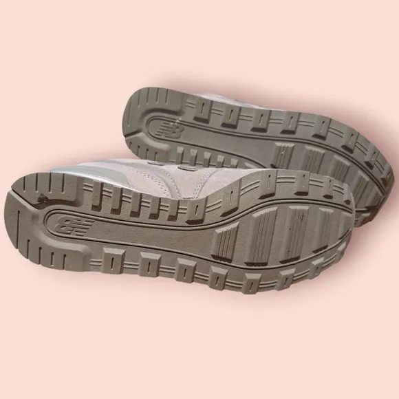 New Balance 696 Womens Size 9 Running Sneakers