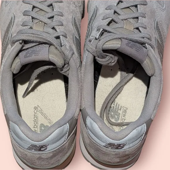 New Balance 696 Womens Size 9 Running Sneakers