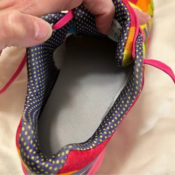 New Balance Bright Colorful Tennis Shoes, size 5 (SH01)