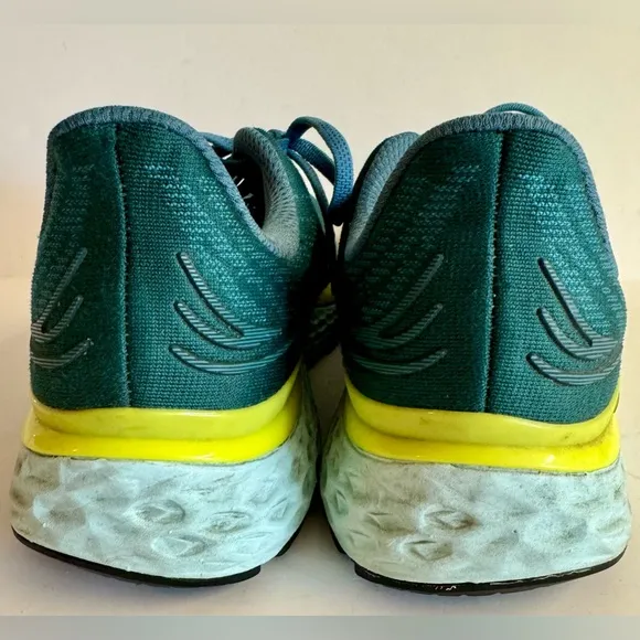 New Balance-Fresh Foam 880 Men’s running shoes in blue and green.Size 10