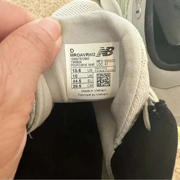 NEW BALANCE • Fresh Foam Roav White Ocean Grey' Sneakers Running Shoes