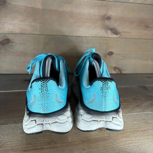 new balance fresh foam X more V4 mens size 9.5 shoes blue running sneakers