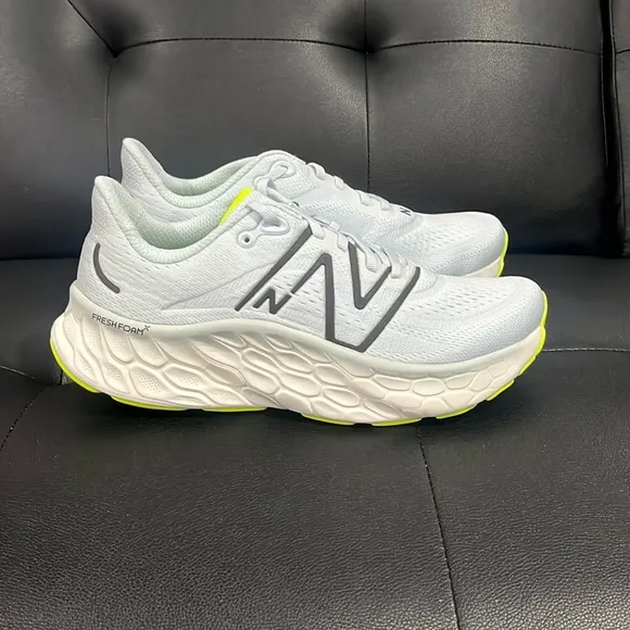 New Balance Fresh Foam X More v4 Women's Size 11 B Running Shoes Ice Blue/black’