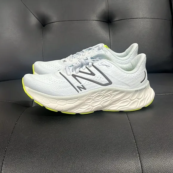 New Balance Fresh Foam X More v4 Women's Size 11 B Running Shoes Ice Blue/black’