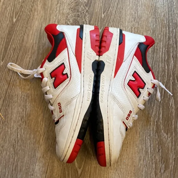 New Balance low top 550 basketball sneakers white/team red men’s size 8