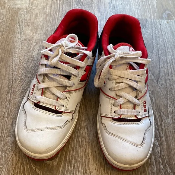New Balance low top 550 basketball sneakers white/team red men’s size 8
