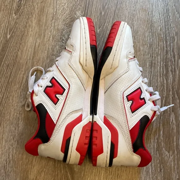 New Balance low top 550 basketball sneakers white/team red men’s size 8