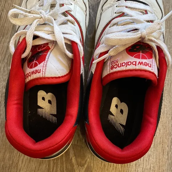 New Balance low top 550 basketball sneakers white/team red men’s size 8
