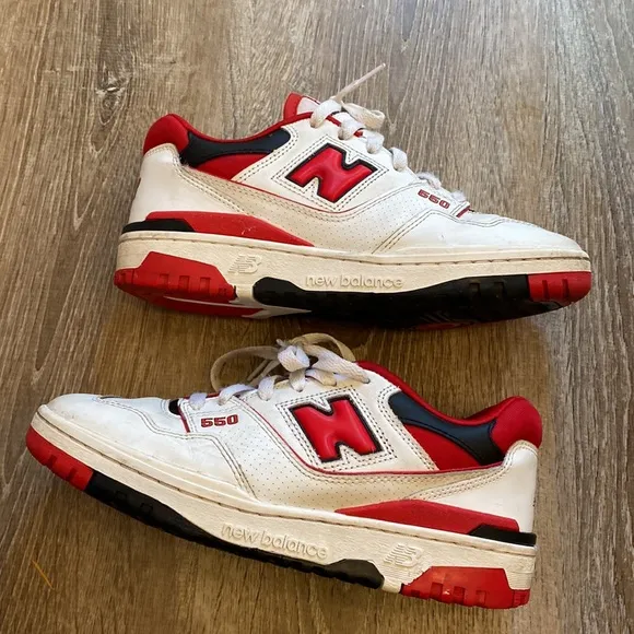 New Balance low top 550 basketball sneakers white/team red men’s size 8