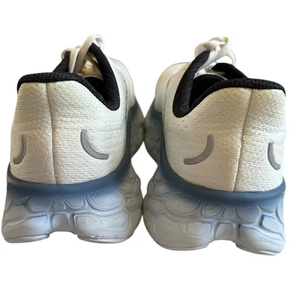 New Balance Men’s Fresh Foam More V4. Sea Salt/Black/Blue. Size 12.5M.