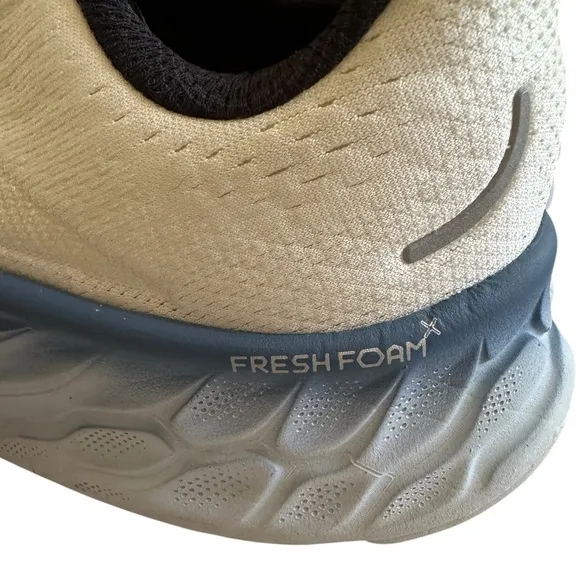 New Balance Men’s Fresh Foam More V4. Sea Salt/Black/Blue. Size 12.5M.