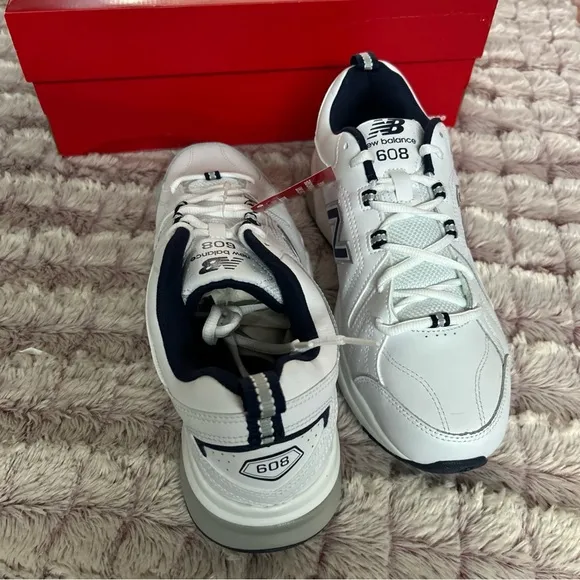 New Balance Men's White Athletic Shoes 11
