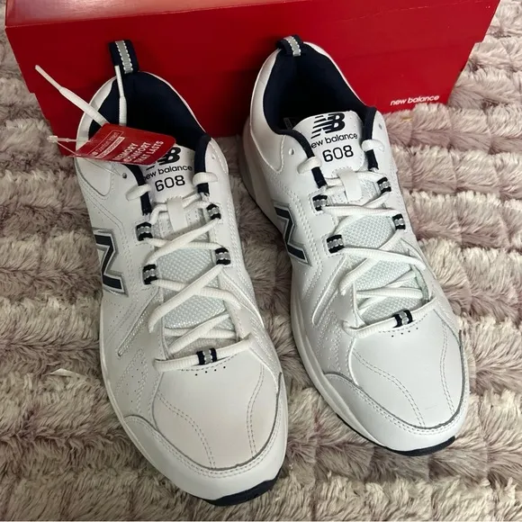 New Balance Men's White Athletic Shoes 11