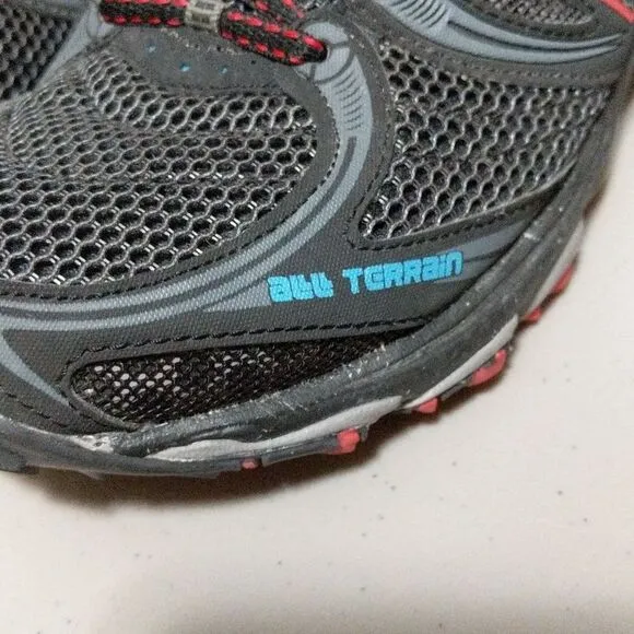 New Balance Pointure Hommes All Terrain hiking running shoe sneaker men's size 9