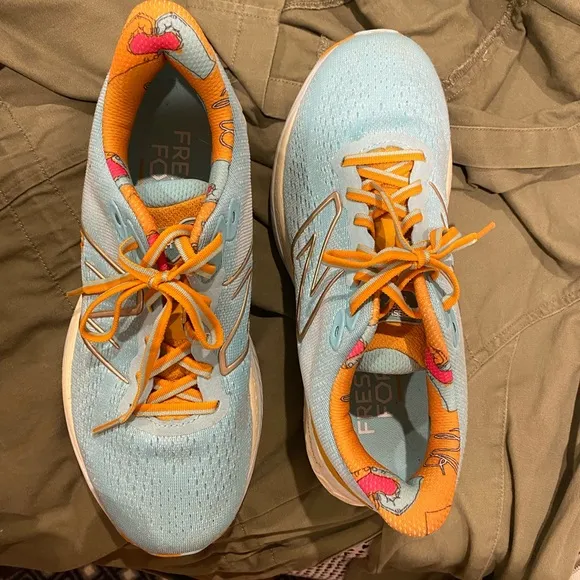 New Balance Women's, Fresh Foam 880 v2 Running Shoe - PERFECT CONDITION