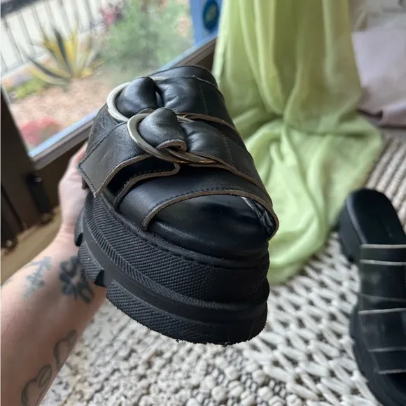 New black leather Ganni platform buckle sandals size 7