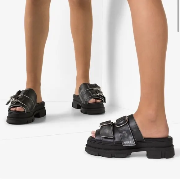 New black leather Ganni platform buckle sandals size 7