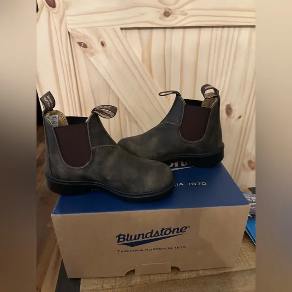 NEW!! Blundstone Kids Elastic Sided Boot 565 Rustic Brown 10