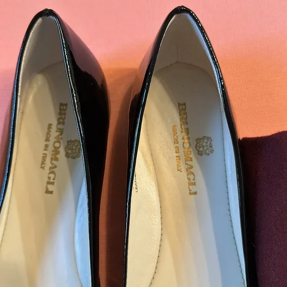 New Bruno Magli Patent Leather Flat Shoes. Black. Size. 7.5.