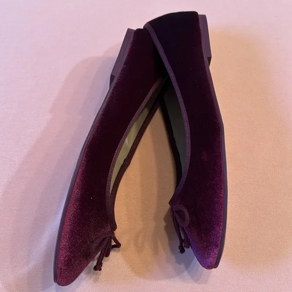 New Cole Haan Velvet Flat Shoes. Size 9.