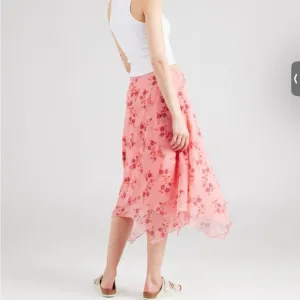 ✨NEW!✨ Free People ⛲️Garden🪴 🎉Party 🎊 Skirt in 🌸 Pink 💓 Blossom 🌺 Size S!