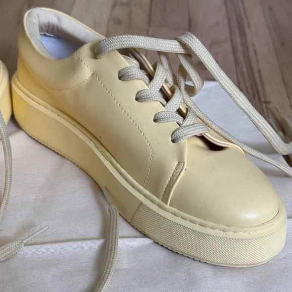 NEW GANNI Low Top Trainers Platform Sneakers Pale Banana US 10 EU 40